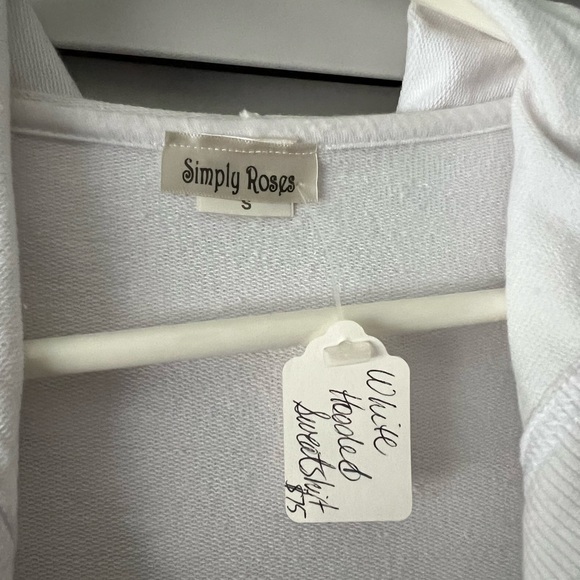 Simply Roses White Hoody w/Heart Design 🩶 Size Small - Picture 4 of 8